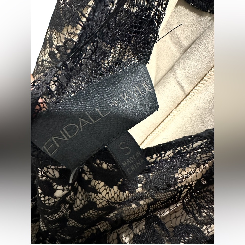 Kendall & Kylie Black Lace jumpsuit - Picture 4 of 12